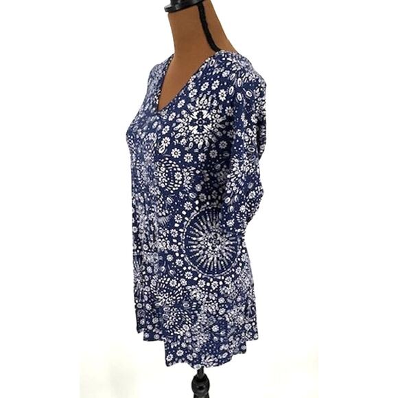 Torrid Mandala Print “Super Soft” Knit Shirt in Blue and White – Torrid 2 / 2X - Picture 4 of 7